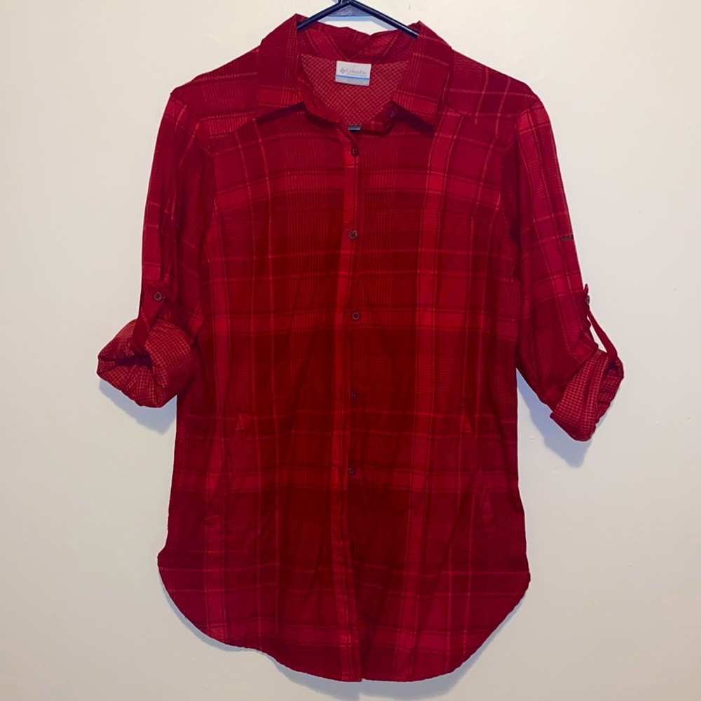 Small Columbia Red Plaid Button Down Long Sleeve Collared Blouse with Pockets